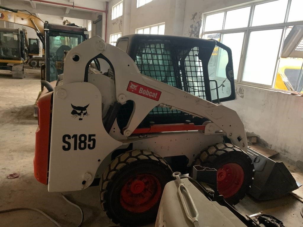 Bobcat S 185 - Компактен натоварувач: слика 4 Bobcat S 185 - Компактен натоварувач: слика 4