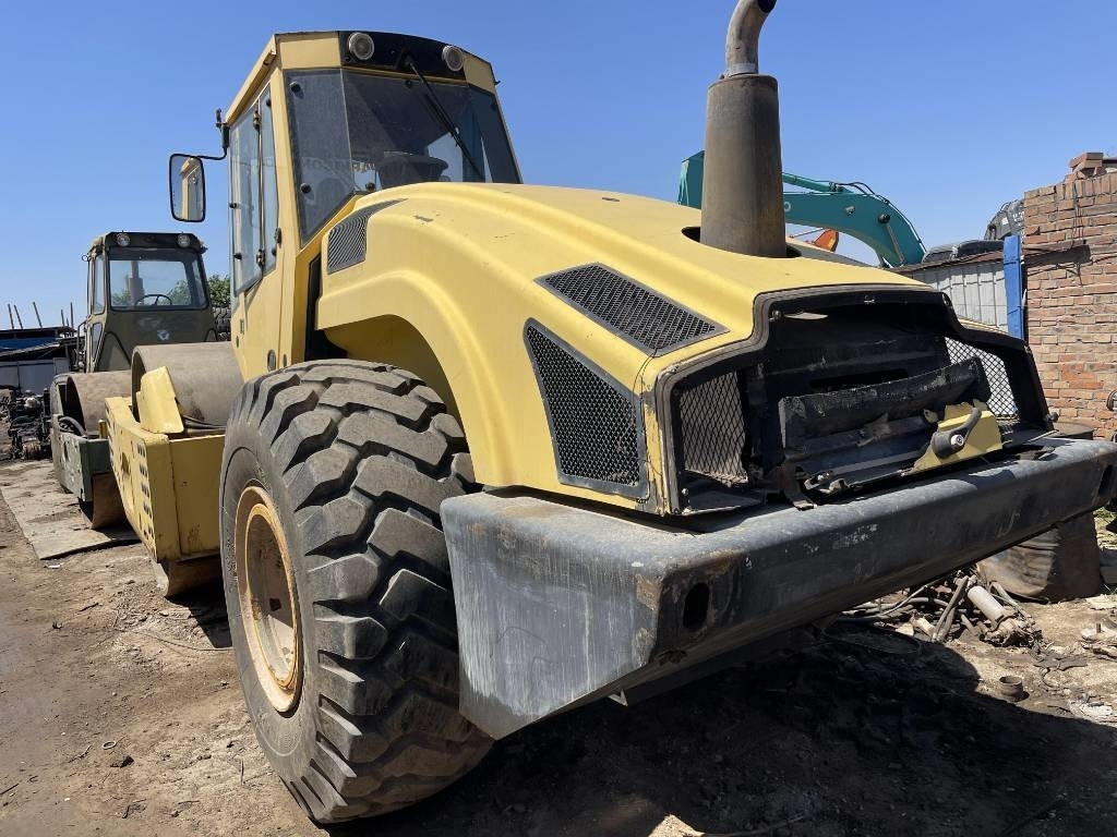 Bomag 226-4 - Компактор: слика 1 Bomag 226-4 - Компактор: слика 1
