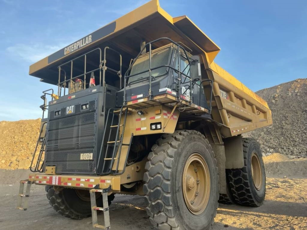 CAT 777e - Голем истоварувач/ Камион за камења: слика 1 CAT 777e - Голем истоварувач/ Камион за камења: слика 1