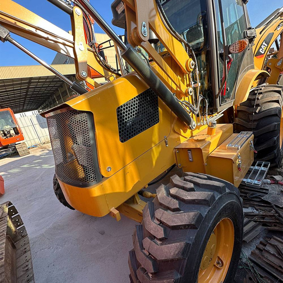 CATERPILLAR 420F - Ровокопач: слика 1 CATERPILLAR 420F - Ровокопач: слика 1