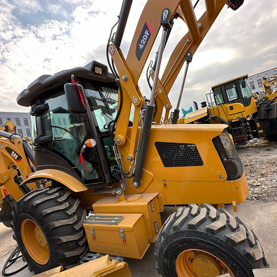 CATERPILLAR 420F - Ровокопач: слика 2 CATERPILLAR 420F - Ровокопач: слика 2
