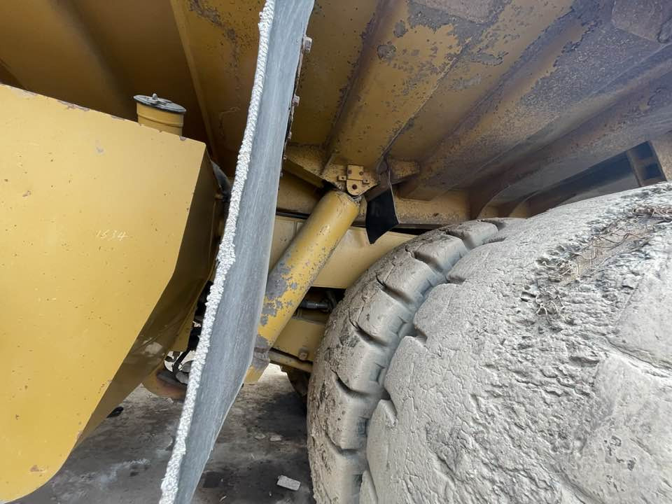 Caterpillar Cat 773f - Голем истоварувач/ Камион за камења: слика 2 Caterpillar Cat 773f - Голем истоварувач/ Камион за камења: слика 2