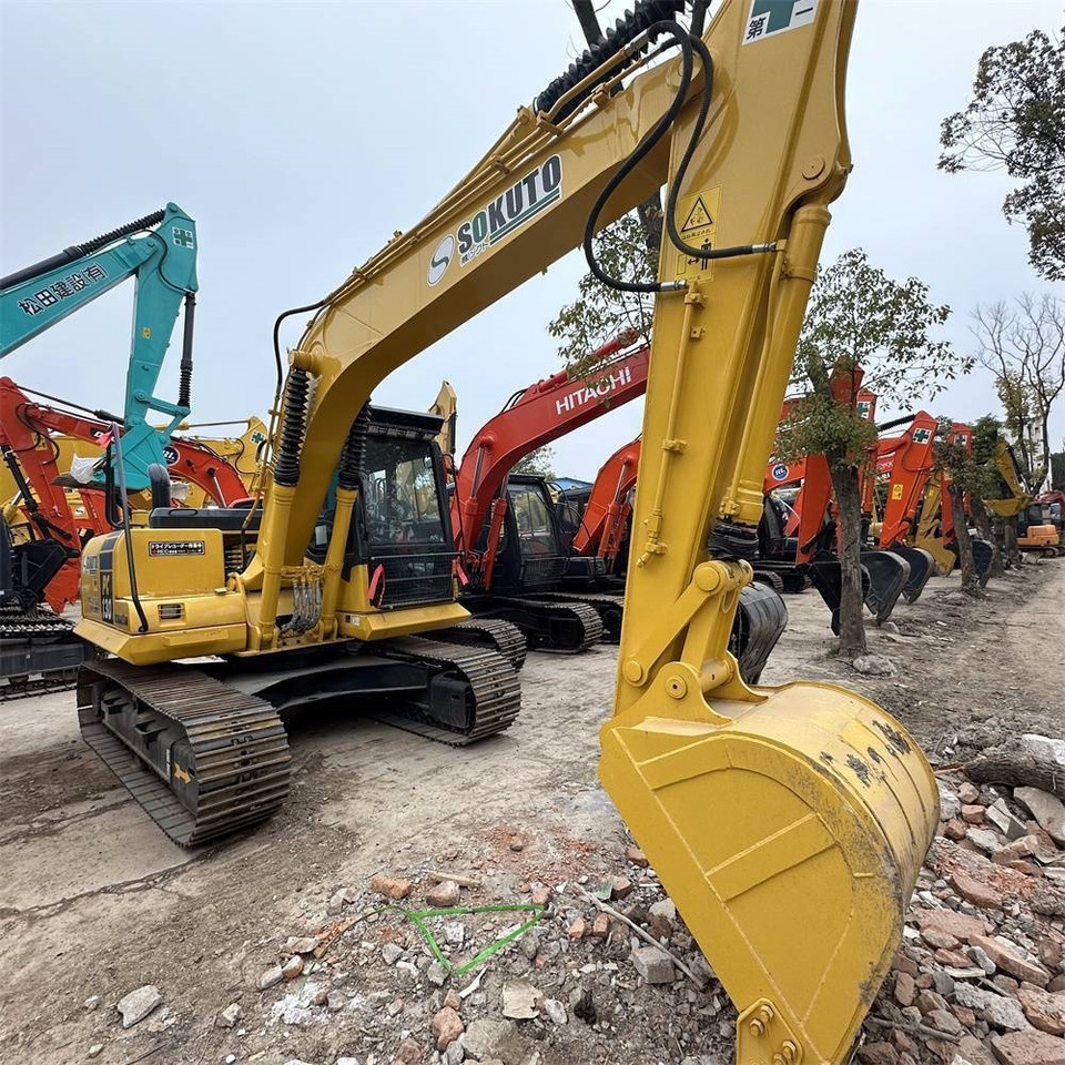 Komatsu PC 130-7 - Багер гасеничар: слика 1 Komatsu PC 130-7 - Багер гасеничар: слика 1