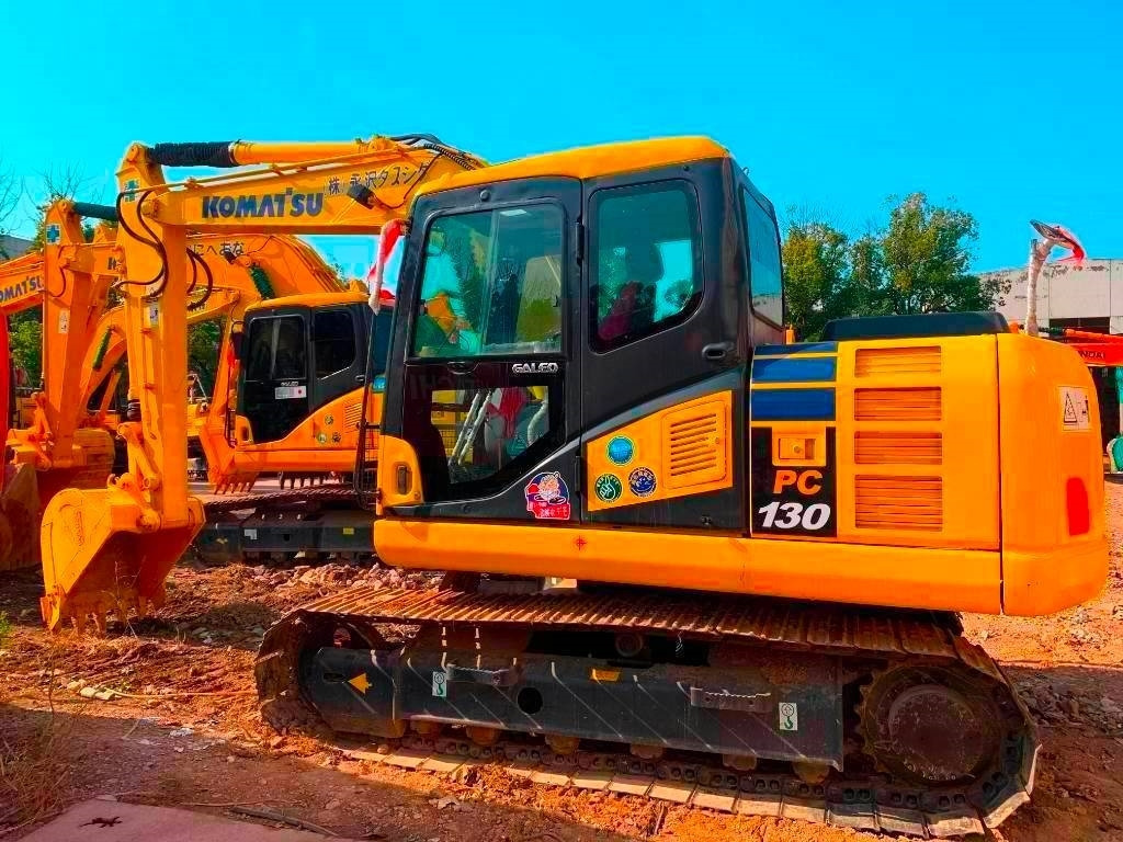 Komatsu PC 130 - Багер гасеничар: слика 1 Komatsu PC 130 - Багер гасеничар: слика 1