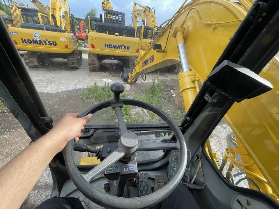 Komatsu PW160-11 - Багер на тркала: слика 4 Komatsu PW160-11 - Багер на тркала: слика 4