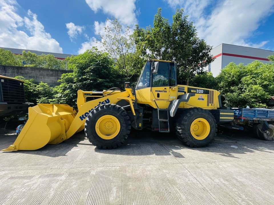 Komatsu WA320-8 - Натоварувач на тркала: слика 1 Komatsu WA320-8 - Натоварувач на тркала: слика 1