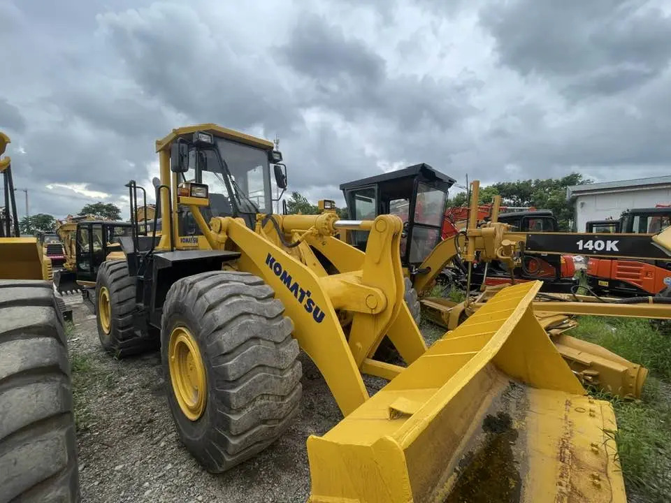 Komatsu WA470 - Натоварувач на тркала: слика 1 Komatsu WA470 - Натоварувач на тркала: слика 1