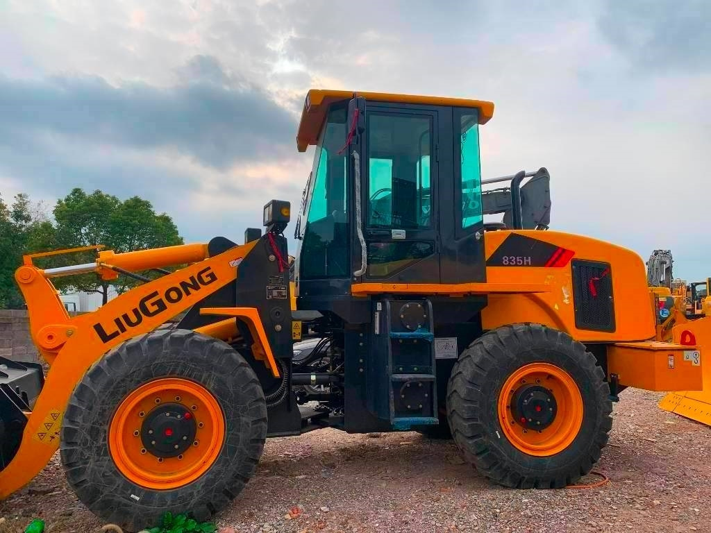Liugong 835 H - Натоварувач гасеничар: слика 1 Liugong 835 H - Натоварувач гасеничар: слика 1