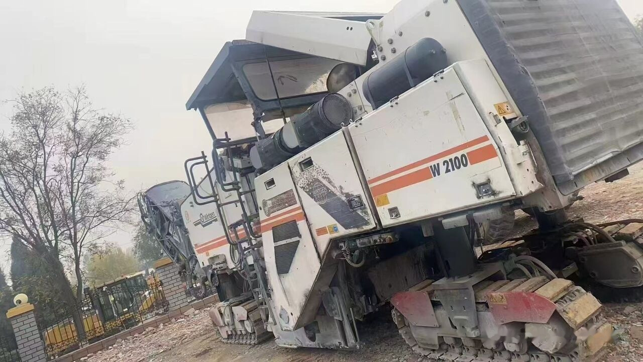 Wirtgen W2100 - Асфалтна мелница: слика 4 Wirtgen W2100 - Асфалтна мелница: слика 4