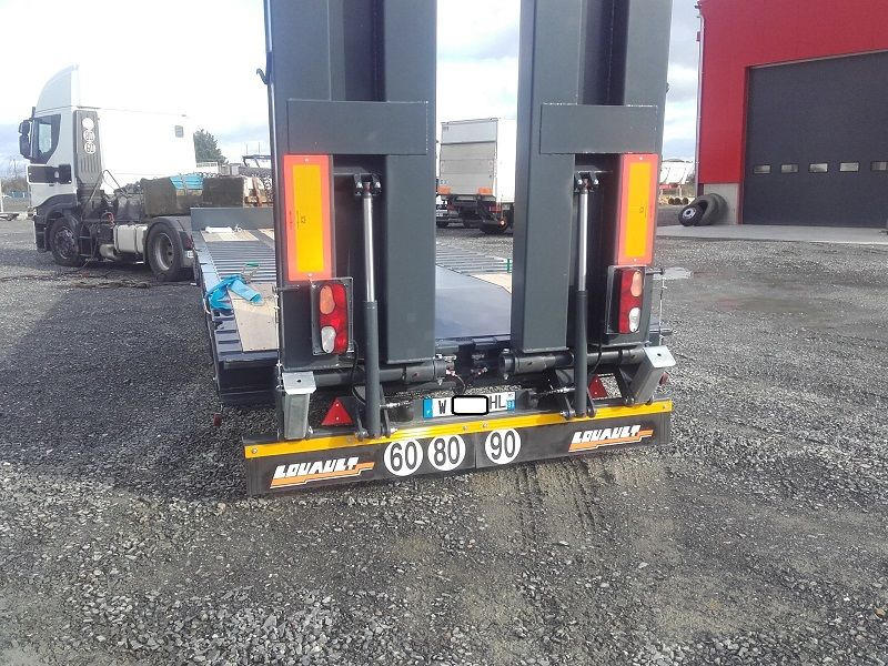 Louault 3 essieux plant carrier / low loader Trailer - Приколка за низок утовар: слика 3 Louault 3 essieux plant carrier / low loader Trailer - Приколка за низок утовар: слика 3
