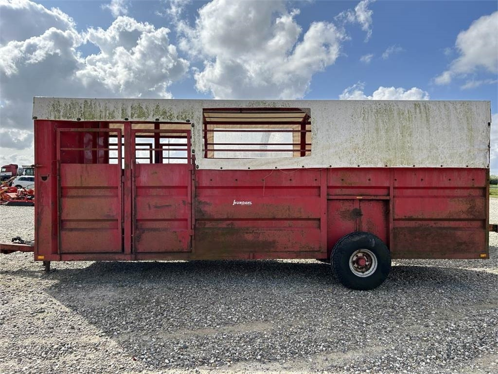 6 MTR - Приколка за добиток: слика 2 6 MTR - Приколка за добиток: слика 2