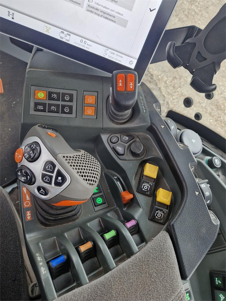 Claas AXION 960 TT - Трактор: слика 5 Claas AXION 960 TT - Трактор: слика 5