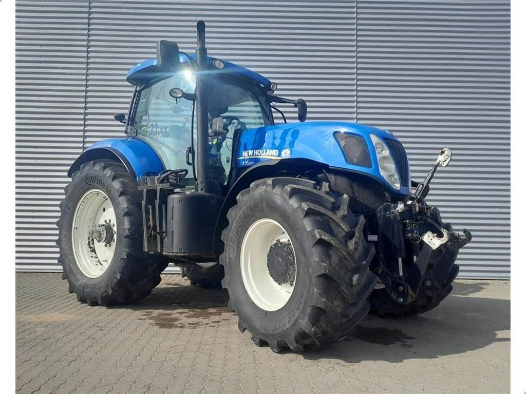 New Holland T7.220 CLASSIC - Трактор: слика 1 New Holland T7.220 CLASSIC - Трактор: слика 1