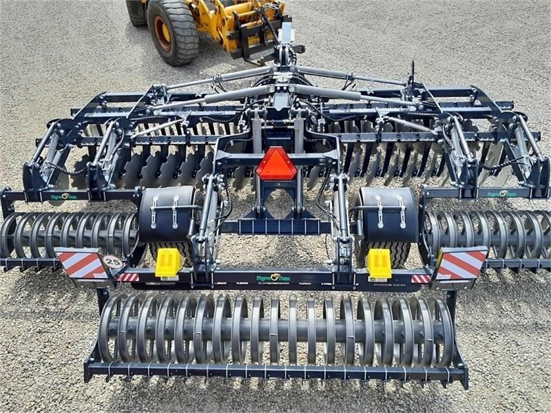 Agro-Tom 6 Meter discharve - Ситнач со дискови: слика 1 Agro-Tom 6 Meter discharve - Ситнач со дискови: слика 1