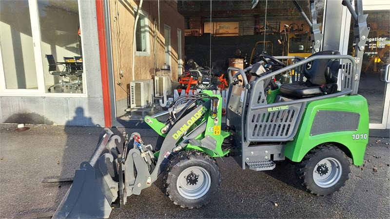 Danloader 1010E - Земјоделски натоварувач: слика 1 Danloader 1010E - Земјоделски натоварувач: слика 1
