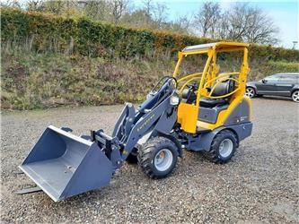 Eurotrac W11 Mellem arm - Земјоделски натоварувач: слика 1 Eurotrac W11 Mellem arm - Земјоделски натоварувач: слика 1