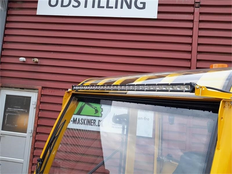 Натоварувач на тркала Eurotrac W12S med førerhus, skovl og gafler: слика 10