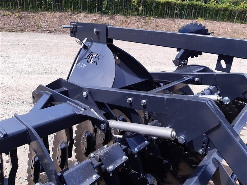 Inter-Tech Diskharve 4 meter J-Maskiner 4 meter med hydraulis - Ситнач со дискови: слика 4 Inter-Tech Diskharve 4 meter J-Maskiner 4 meter med hydraulis - Ситнач со дискови: слика 4