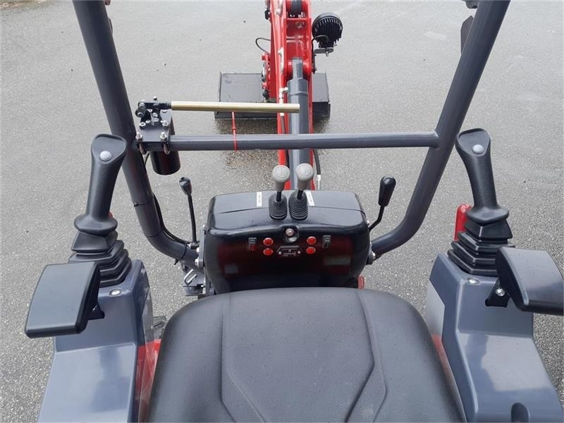 Мини багер Mole M12: слика 7