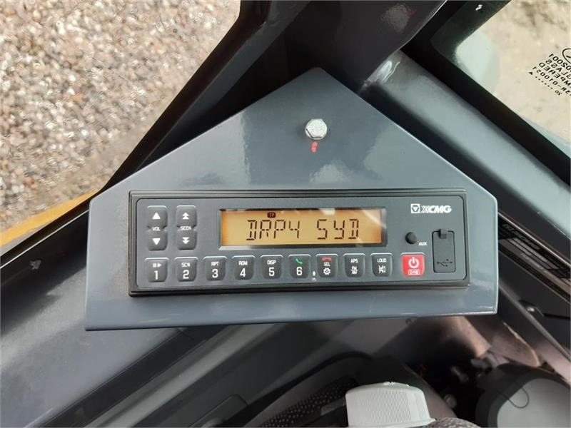 Мини багер XCMG xe27e: слика 8