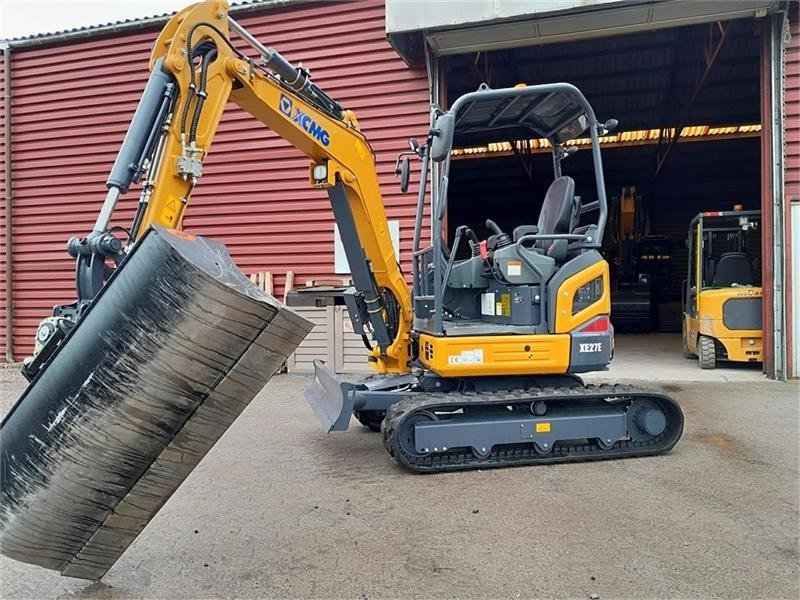XCMG xe27e u/hus - Мини багер: слика 2 XCMG xe27e u/hus - Мини багер: слика 2