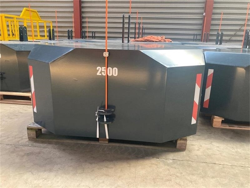- - - j maskiner 2500KG - Противтежа: слика 1 - - - j maskiner 2500KG - Противтежа: слика 1