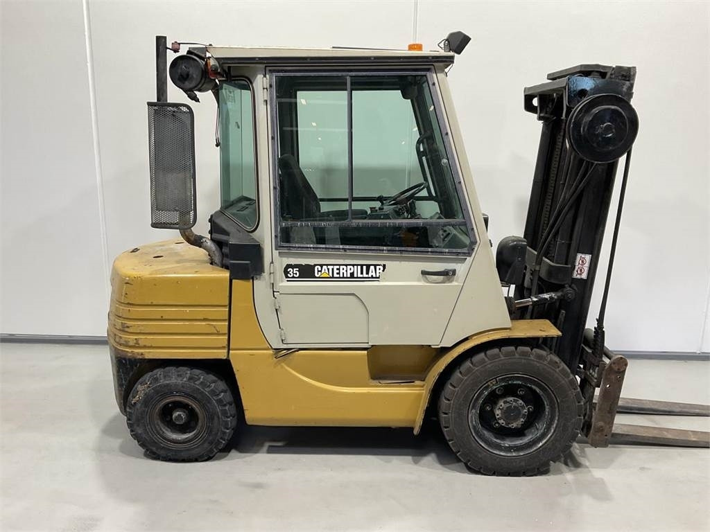 CAT DP35A - Дизел вилушкар: слика 1 CAT DP35A - Дизел вилушкар: слика 1