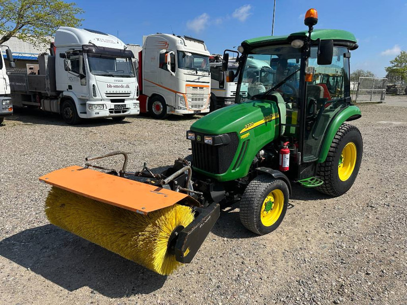 John Deere 3720 M/ Hydraulisk kost - Мини трактор: слика 1 John Deere 3720 M/ Hydraulisk kost - Мини трактор: слика 1