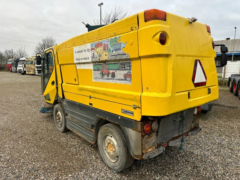 Johnston CN400 - Возило за метење: слика 2 Johnston CN400 - Возило за метење: слика 2