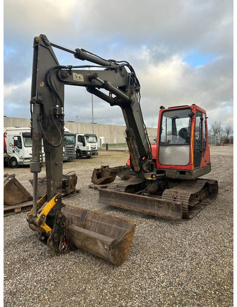 Komatsu PC 75 - Мини багер: слика 1 Komatsu PC 75 - Мини багер: слика 1