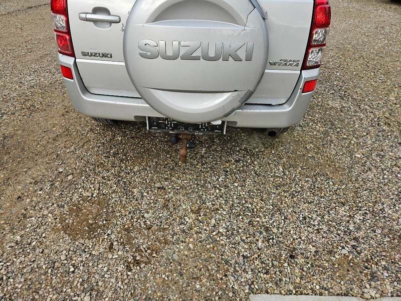 Suzuki Grand Vitara 2,0 GLX aut. Van 5d - Комбе фургон: слика 4 Suzuki Grand Vitara 2,0 GLX aut. Van 5d - Комбе фургон: слика 4