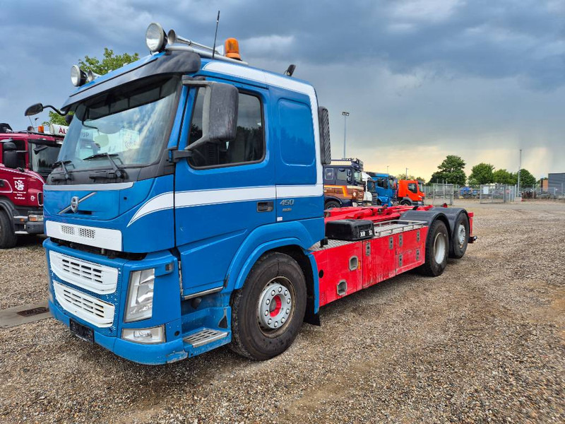 Камион со кука за подигање Volvo FM 450 6x2 //HOOK / Kroghejs//: слика 16