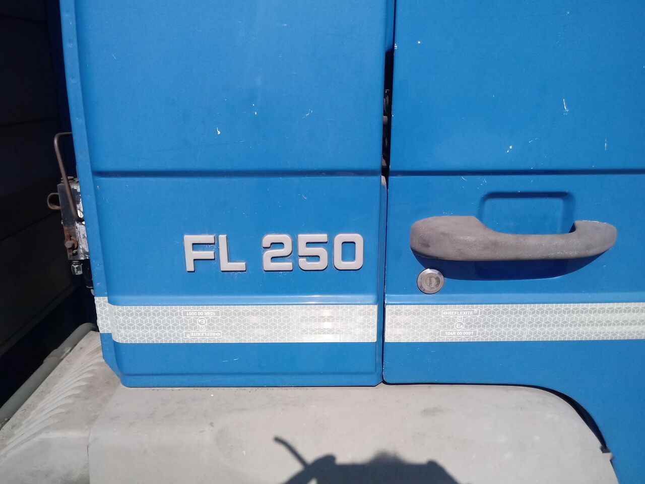 Volvo FL6.250 - Камион сандучар: слика 3 Volvo FL6.250 - Камион сандучар: слика 3