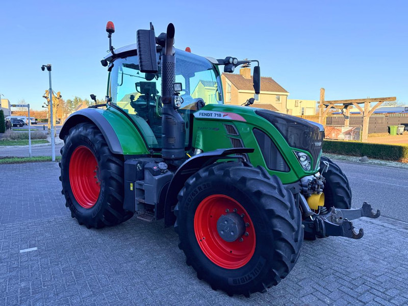 Fendt 718 S4 Profiplus GPS - Трактор: слика 4 Fendt 718 S4 Profiplus GPS - Трактор: слика 4