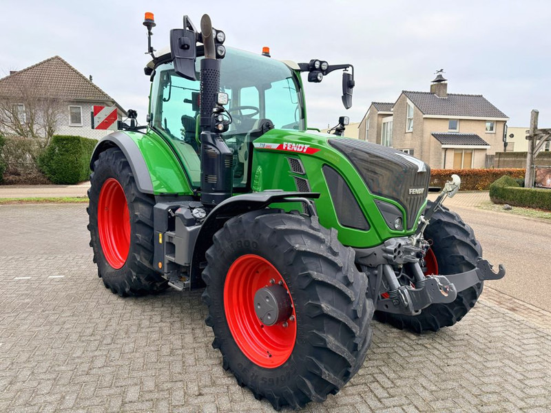Fendt 718 Vario Power+ Gen 6 - Трактор: слика 4 Fendt 718 Vario Power+ Gen 6 - Трактор: слика 4
