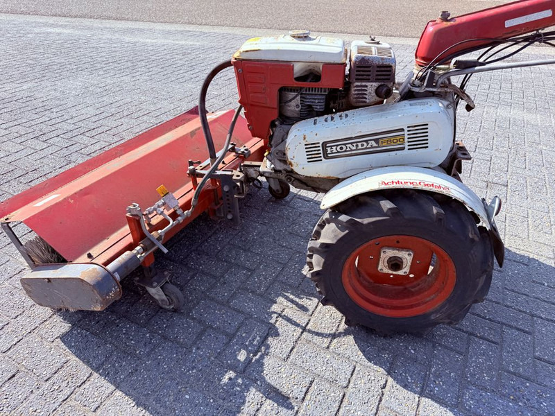Honda F800 Veegmachine - Возило за метење: слика 2 Honda F800 Veegmachine - Возило за метење: слика 2