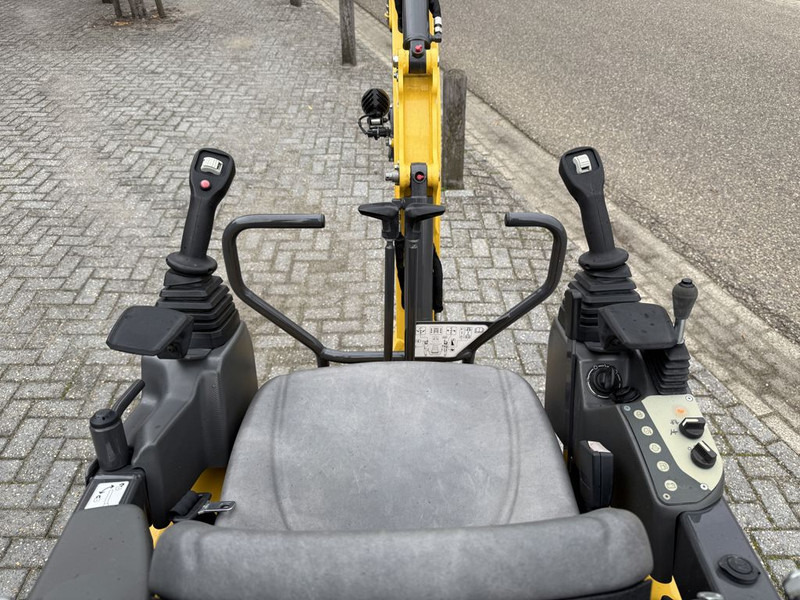 New Holland E14D Minigraver Nieuw (Overjarig) - Мини багер: слика 5 New Holland E14D Minigraver Nieuw (Overjarig) - Мини багер: слика 5