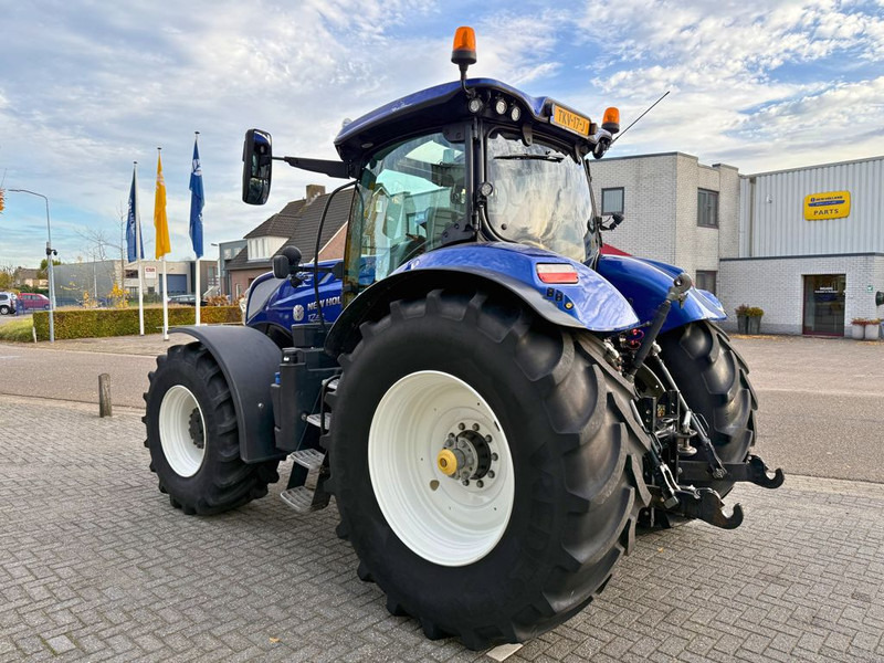 New Holland T7.270 AC 10 Years Blue Power Edition - Трактор: слика 2 New Holland T7.270 AC 10 Years Blue Power Edition - Трактор: слика 2