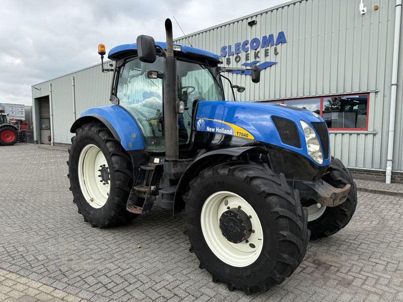 New Holland T7040 Power Command - Трактор: слика 4 New Holland T7040 Power Command - Трактор: слика 4