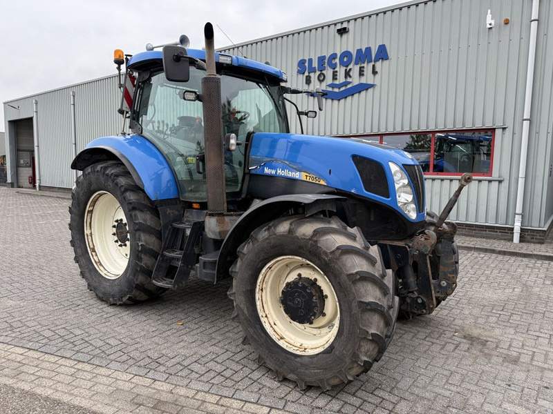 New Holland T7050 Power Command - Трактор: слика 4 New Holland T7050 Power Command - Трактор: слика 4