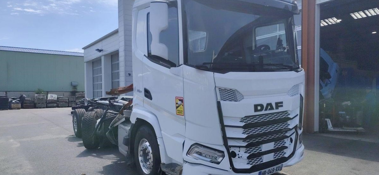 DAF XF 530 - Камион со кука за подигање: слика 2 DAF XF 530 - Камион со кука за подигање: слика 2