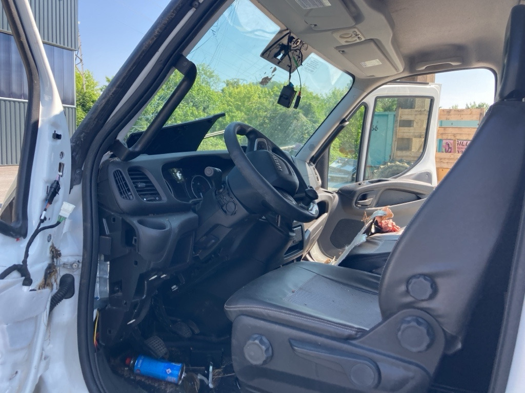 IVECO DAILY FOURGON  50C18 - Камион со подигачка кошница: слика 4 IVECO DAILY FOURGON  50C18 - Камион со подигачка кошница: слика 4