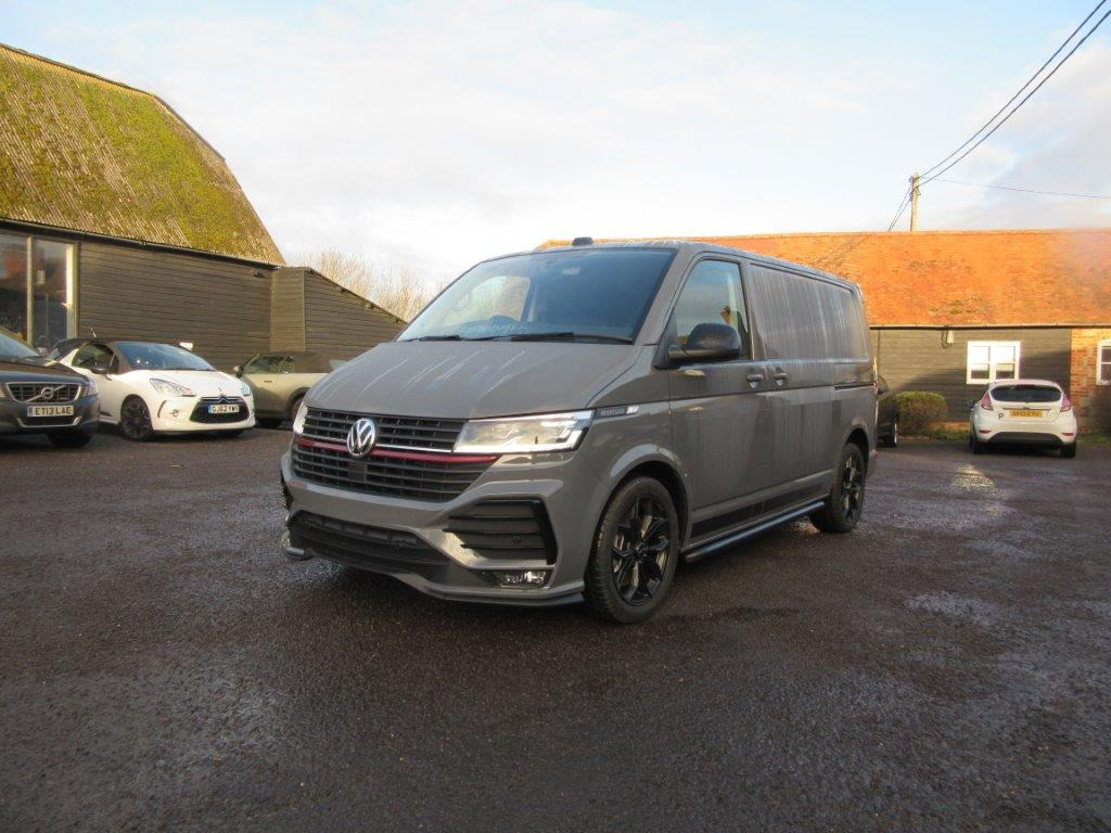 2025 Volkswagen Transporter Black Edition 2.0 BiDI 204 Sportline - Товарно комбе: слика 1 2025 Volkswagen Transporter Black Edition 2.0 BiDI 204 Sportline - Товарно комбе: слика 1