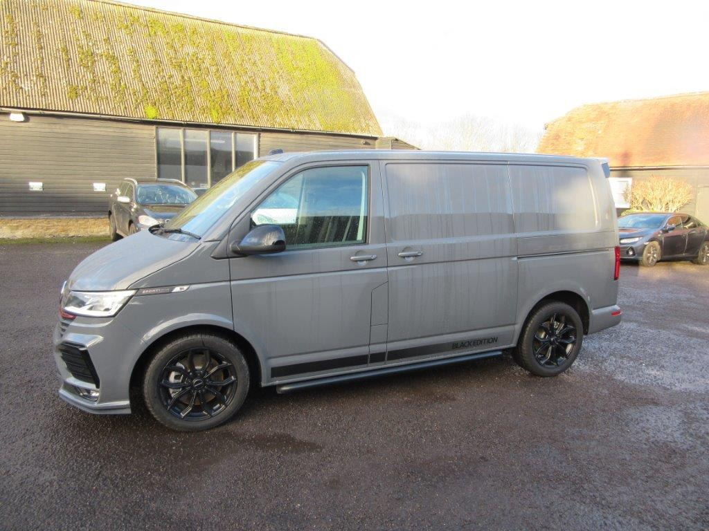2025 Volkswagen Transporter Black Edition 2.0 BiDI 204 Sportline - Товарно комбе: слика 3 2025 Volkswagen Transporter Black Edition 2.0 BiDI 204 Sportline - Товарно комбе: слика 3
