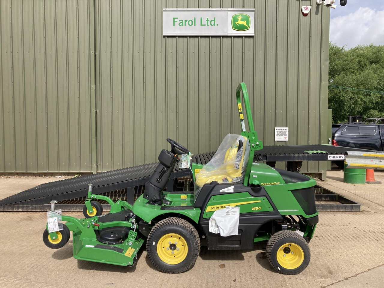 John Deere 1550 front mower - Градинарска косилка: слика 2 John Deere 1550 front mower - Градинарска косилка: слика 2