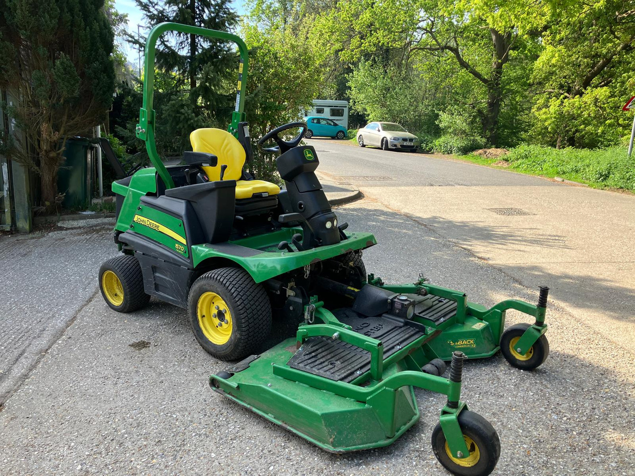 John Deere 1570 Commercial Outfront with 72 inch rear discharge deck - Градинарска косилка: слика 1 John Deere 1570 Commercial Outfront with 72 inch rear discharge deck - Градинарска косилка: слика 1