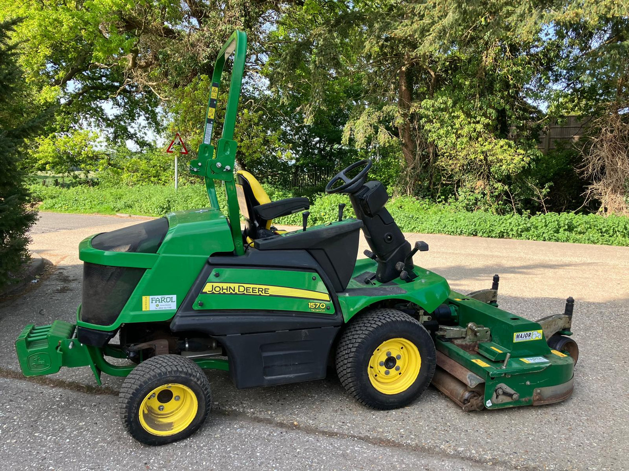 John Deere 1570 Outfront c/w Major Synergy deck - Градинарска косилка: слика 2 John Deere 1570 Outfront c/w Major Synergy deck - Градинарска косилка: слика 2