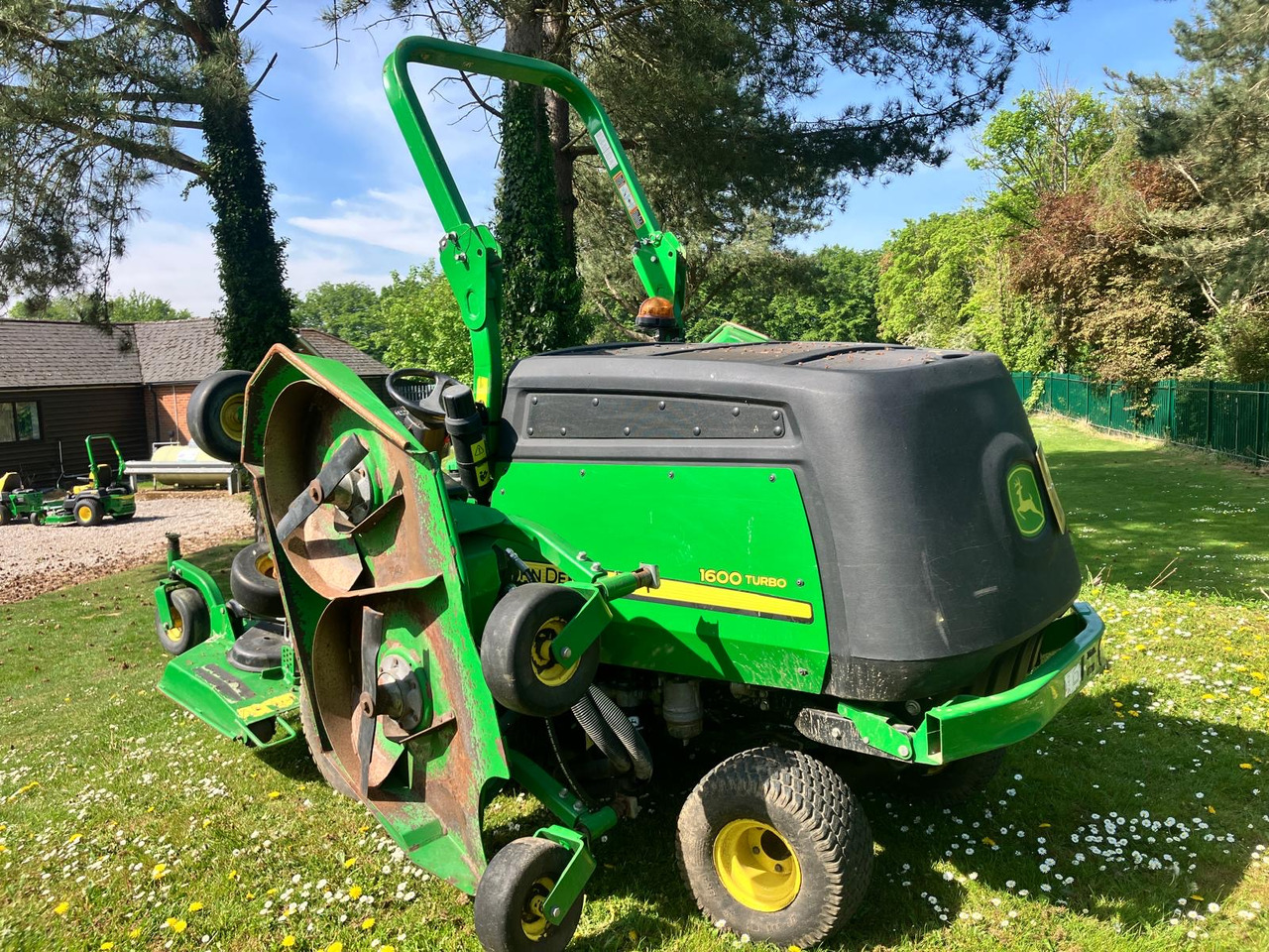John Deere 1600T Wide Area Mower - Градинарска косилка: слика 5 John Deere 1600T Wide Area Mower - Градинарска косилка: слика 5