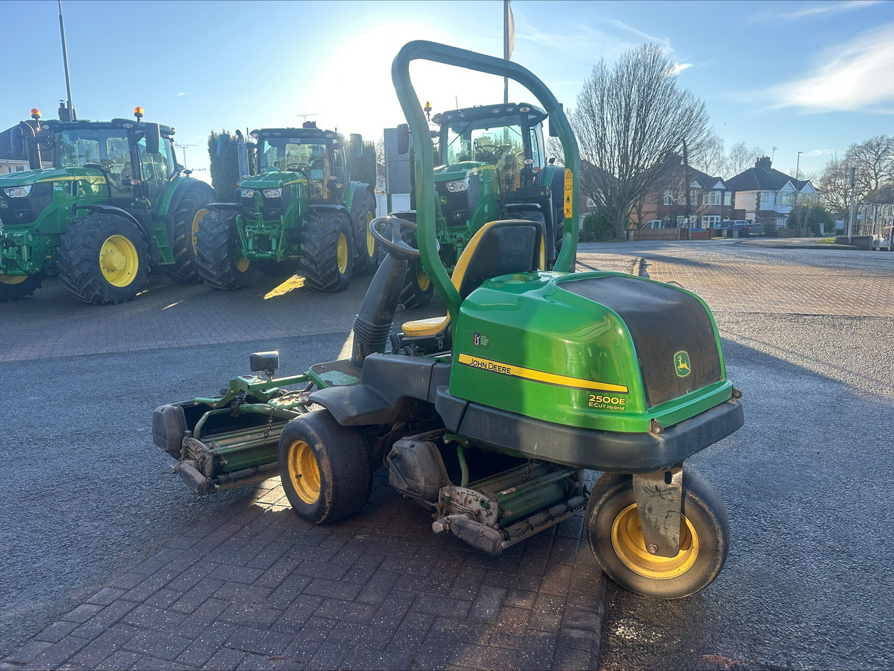 John Deere 2500E greens triple mower - Градинарска косилка: слика 3 John Deere 2500E greens triple mower - Градинарска косилка: слика 3