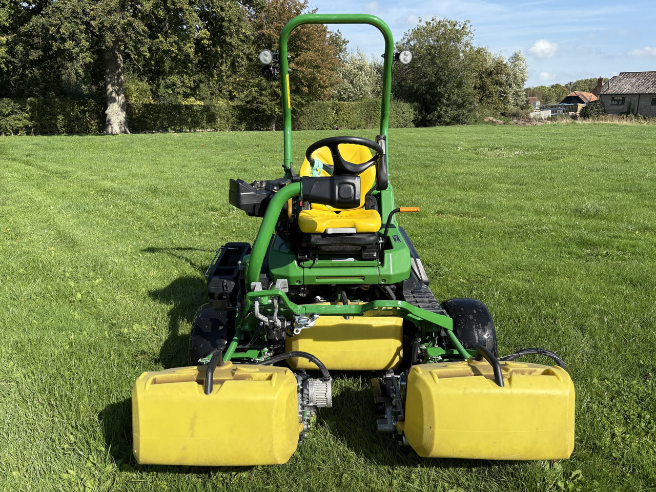 John Deere 2750E Triple Mower - Градинарска косилка: слика 2 John Deere 2750E Triple Mower - Градинарска косилка: слика 2